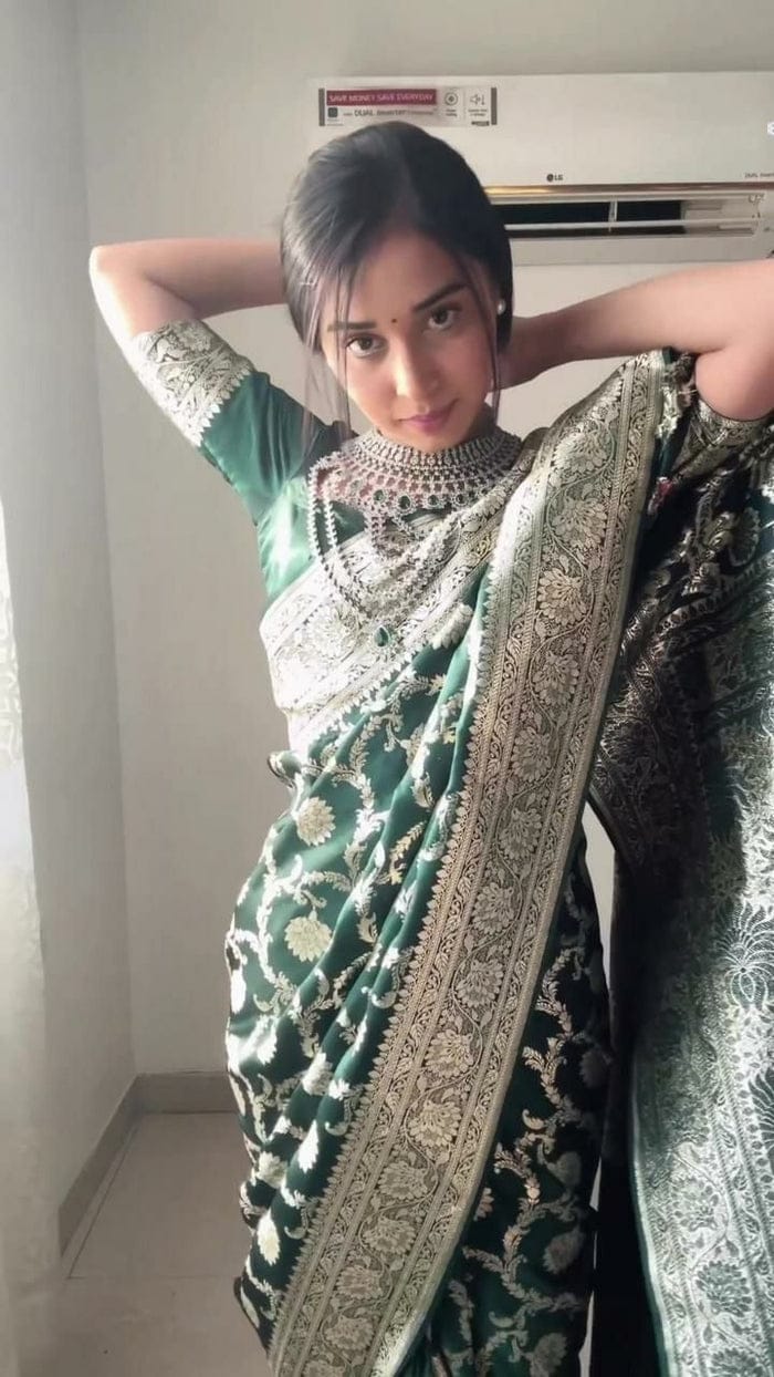 1-Minute Ready To Wear Green Color Soft Silk Saree