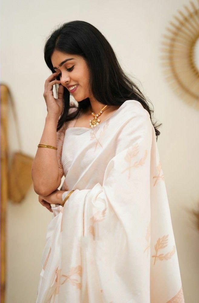 White Pure Kanjivaram Silk Saree With Blouse Piece